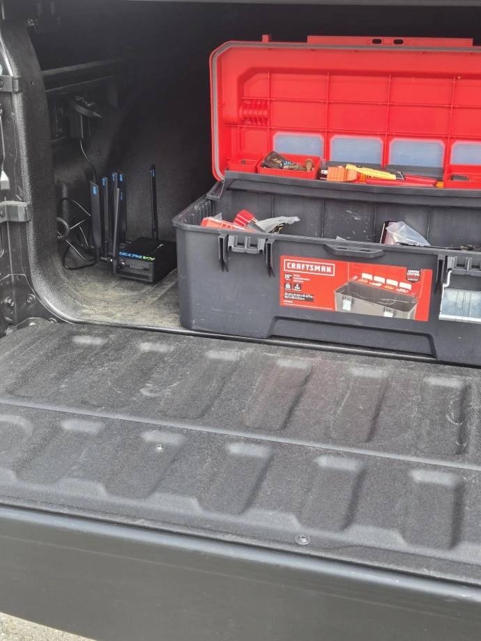 Travel and job site high-speed wireless router from RETNetworks